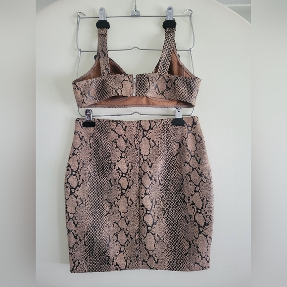 Leopard Two Piece Set - Picture 2 of 11